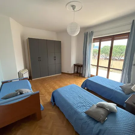 Attico La Terrazza - Marina Di - Ronchi Apartment *